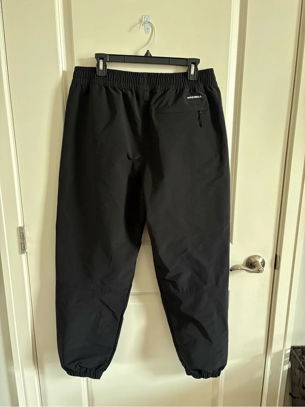 The North Face WindWall Men’s Black Jogger Pants Size M